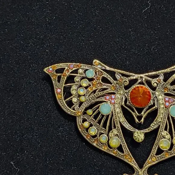 Austrian Crystal Filigree Butterfly Brooch GoldTone Multi Color Crystals Vintage - Picture 5 of 11